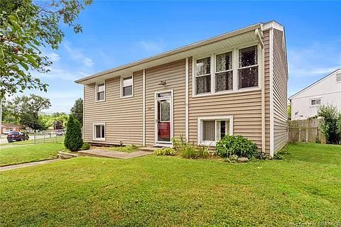 120 Denny Dr in New Albany, IN - Building Photo