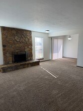 11610 Surrey Hills Blvd in Yukon, OK - Building Photo - Building Photo