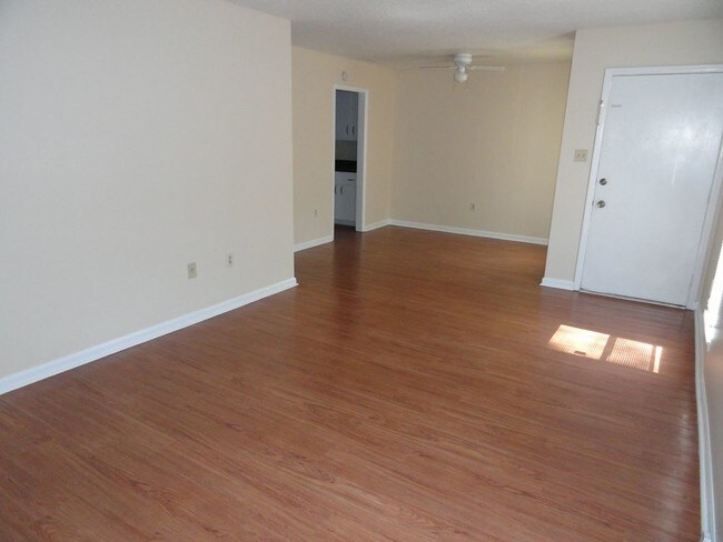 7020 Johnny Mercer Blvd in Savannah, GA - Building Photo - Building Photo