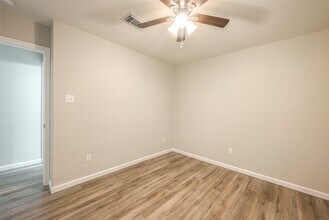 5755 Heron Dr in Houston, TX - Building Photo - Building Photo