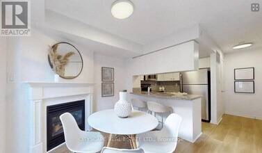 18-1018 Laidlaw St in Toronto, ON - Building Photo - Building Photo