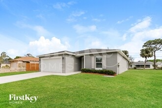 2937 SW Moody Terrace in Port St. Lucie, FL - Foto de edificio - Building Photo