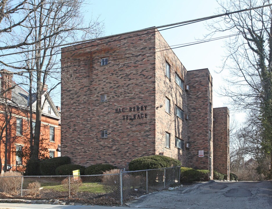 3126-3128 Hackberry St in Cincinnati, OH - Foto de edificio