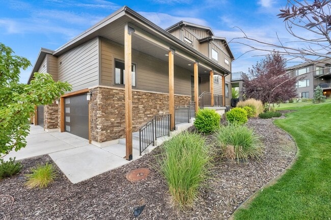 6357 E 820 S in Huntsville, UT - Building Photo - Building Photo