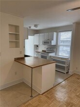 5 Whitwell Ave in Newport, RI - Building Photo - Building Photo