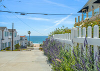 221 2nd St in Manhattan Beach, CA - Foto de edificio - Building Photo