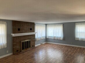 4631 W Midland Dr in Greenfield, WI - Building Photo - Building Photo