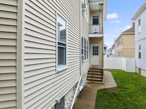 158 Query St-Unit -158 in New Bedford, MA - Foto de edificio - Building Photo