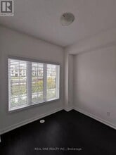 209 Harding Park St in Newmarket, ON - Building Photo - Building Photo