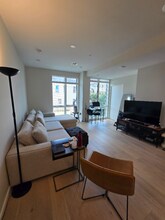 73 Irving St in Jersey City, NJ - Building Photo - Building Photo