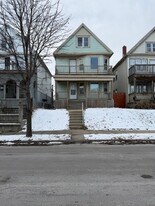 2929 S 9th Pl in Milwaukee, WI - Building Photo