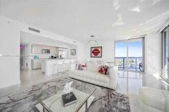 2600 E Hallandale Beach Blvd, Unit T2902 in Hallandale Beach, FL - Building Photo - Building Photo