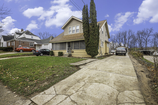 61 S Fremont St NE in Rockford, MI - Building Photo - Building Photo