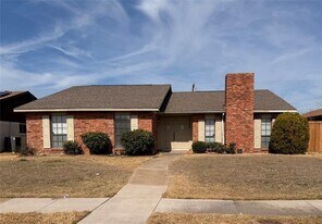 2150 Courtland Cir in Carrollton, TX - Building Photo