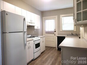 1623 Fountain View St in Charlotte, NC - Building Photo - Building Photo