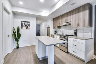 90 Champagne Ave S in Ottawa, ON - Building Photo - Building Photo