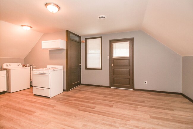 3217 W 41st St in Cleveland, OH - Foto de edificio - Building Photo