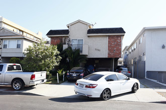 3760 Vinton Ave in Los Angeles, CA - Foto de edificio - Building Photo