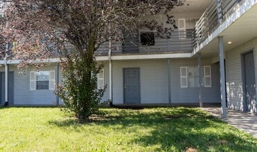 Riverside Apartments in Terre Haute, IN - Building Photo - Building Photo