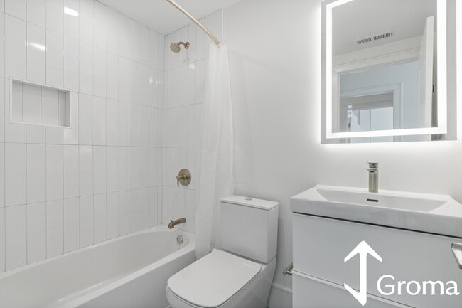 1580 Beacon St, Unit 100 in Brookline, MA - Building Photo - Building Photo