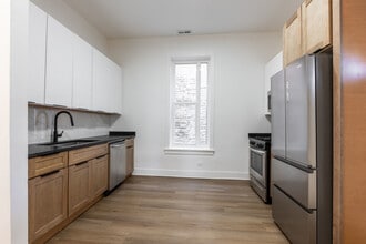 3211 W Le Moyne St in Chicago, IL - Building Photo - Building Photo