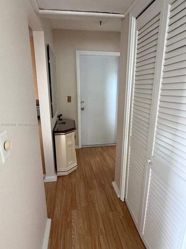 property at 4025 N Federal Hwy