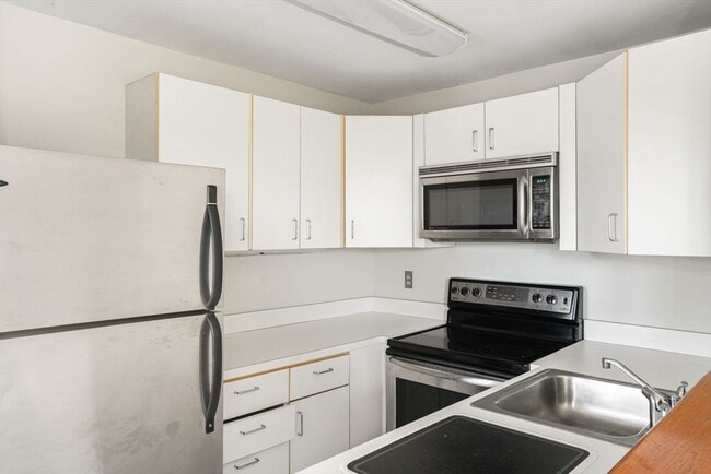 546 Columbus Ave, Unit 12 in Boston, MA - Building Photo - Building Photo