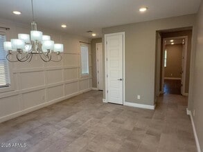 9135 W Minnezona Ave in Phoenix, AZ - Foto de edificio - Building Photo