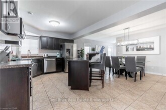20 Shackleton Dr in Guelph, ON - Building Photo - Building Photo