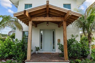 1631 31st Ave N in St. Petersburg, FL - Building Photo