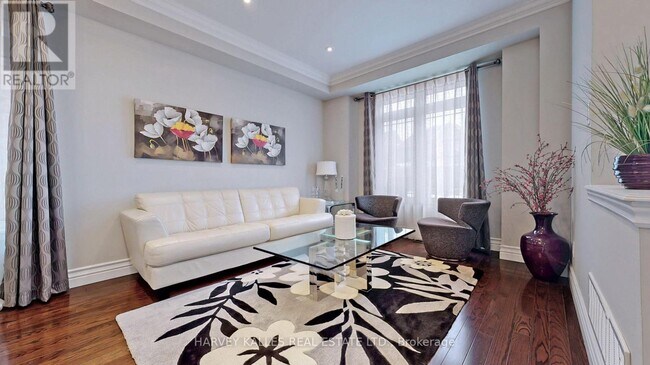 18 Shiner Dr in Richmond Hill, ON - Building Photo - Building Photo