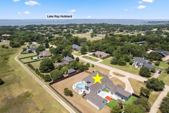 209 Carriage Hill Ln in Heath, TX - Foto de edificio - Building Photo