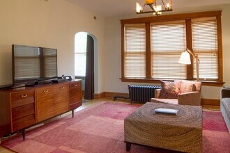 2134 N Damen Ave in Chicago, IL - Building Photo - Building Photo