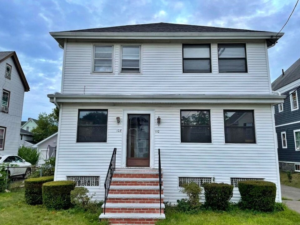 108 N Central Ave, Unit 110 in Quincy, MA - Foto de edificio
