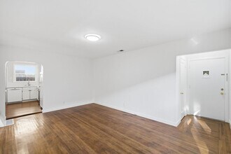 541 Jackson Ave in Redwood City, CA - Building Photo - Building Photo