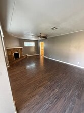 1605 Oakdale Ln in Redding, CA - Building Photo - Building Photo