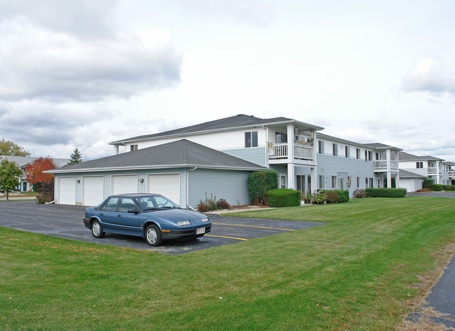 311 5th St in Waterford, WI - Foto de edificio - Building Photo