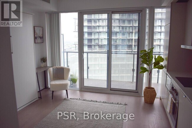 101-2101 Peter St in Toronto, ON - Building Photo - Building Photo