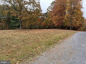 2289 Potomac Rd in Berkeley Springs, WV - Building Photo - Building Photo