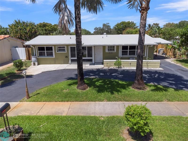 2361 NE 9th Ave in Pompano Beach, FL - Building Photo