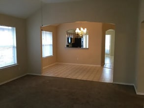 327 Leisure Ln in Waxahachie, TX - Building Photo - Building Photo