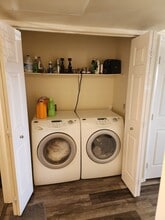 2233 James Bilbray Dr, Unit 201 in Las Vegas, NV - Building Photo - Building Photo