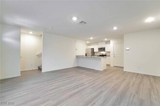 3729 Celesta Vis Ave in Henderson, NV - Building Photo - Building Photo