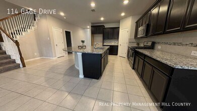 114 Gage Dr in Boerne, TX - Building Photo - Building Photo
