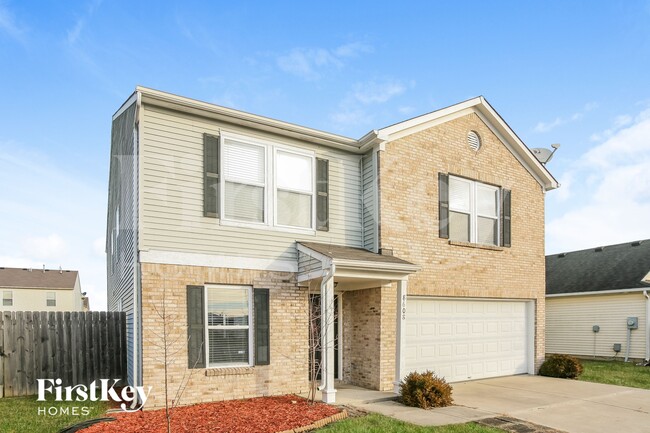 8608 Hopewell Ct in Indianapolis, IN - Foto de edificio - Building Photo