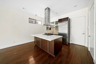 2738 N Southport Ave in Chicago, IL - Building Photo - Building Photo