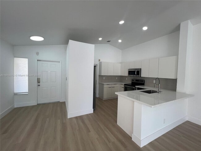 1393 Majesty Ter in Weston, FL - Building Photo - Building Photo