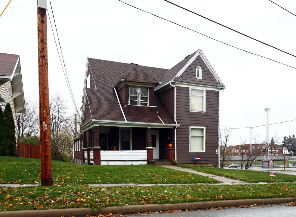 25 S Gamble St in Shelby, OH - Building Photo