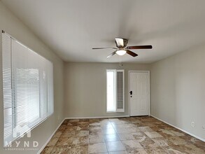 821 Joan D Arc Ave in Phoenix, AZ - Building Photo - Building Photo