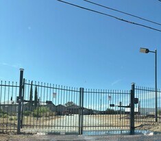 10421 El Centro Rd, Unit 2W in Hesperia, CA - Building Photo